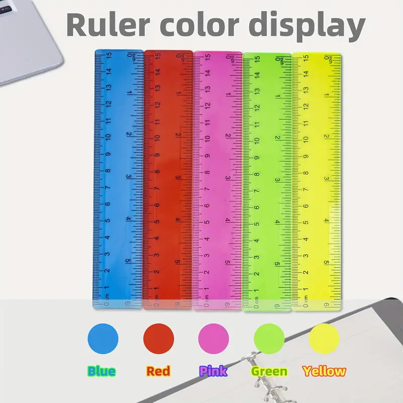 Skaidrios spalvotos plastikinės liniuotės su tikslia skale – 15 cm