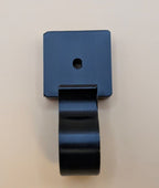 Prie sienos tvirtinamas spaustuvinis kabliukas – saugus ir praktiškas