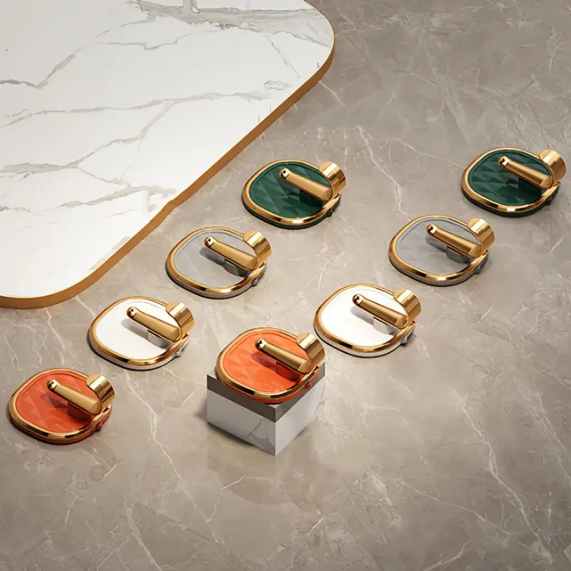 Ypač tvirti lipnūs kabliukai