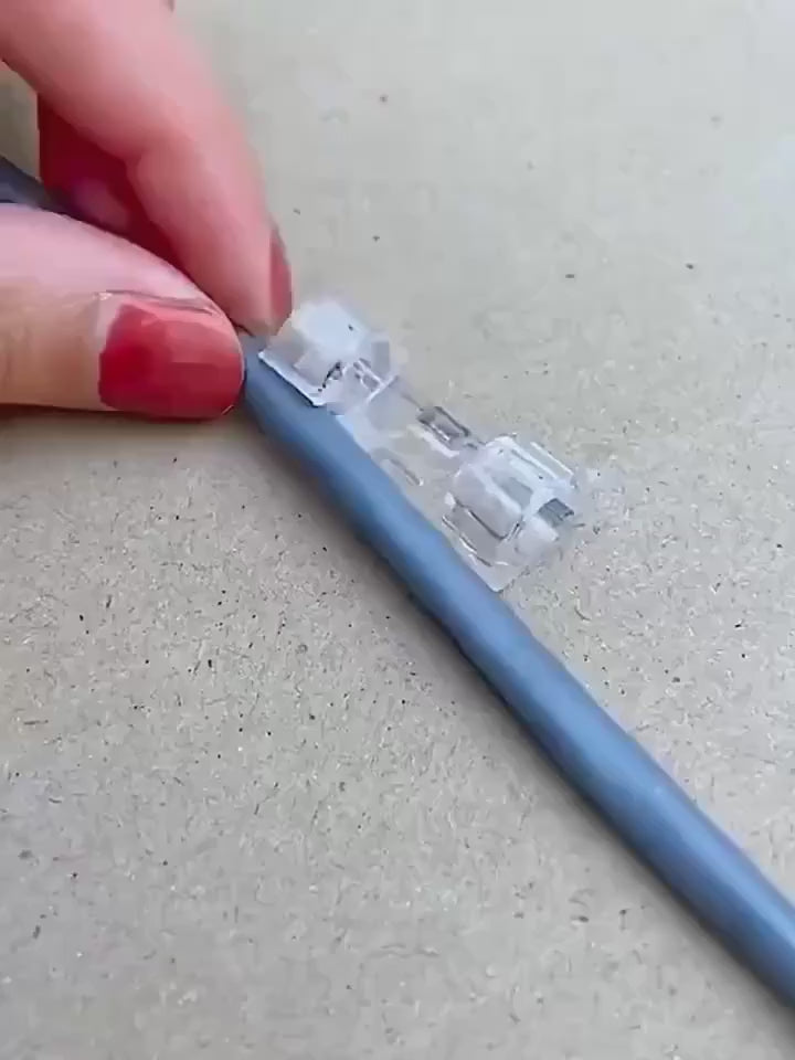 Skaidrūs plastikiniai kabelių tvirtinimo spaustukai