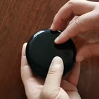 Kompaktiška plastikinė dėžutė monetoms susidėti